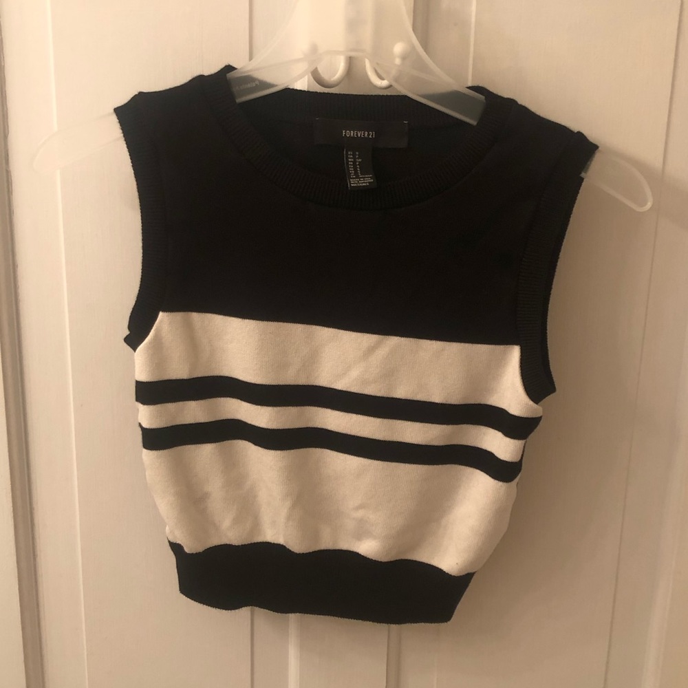 Black and white crop top